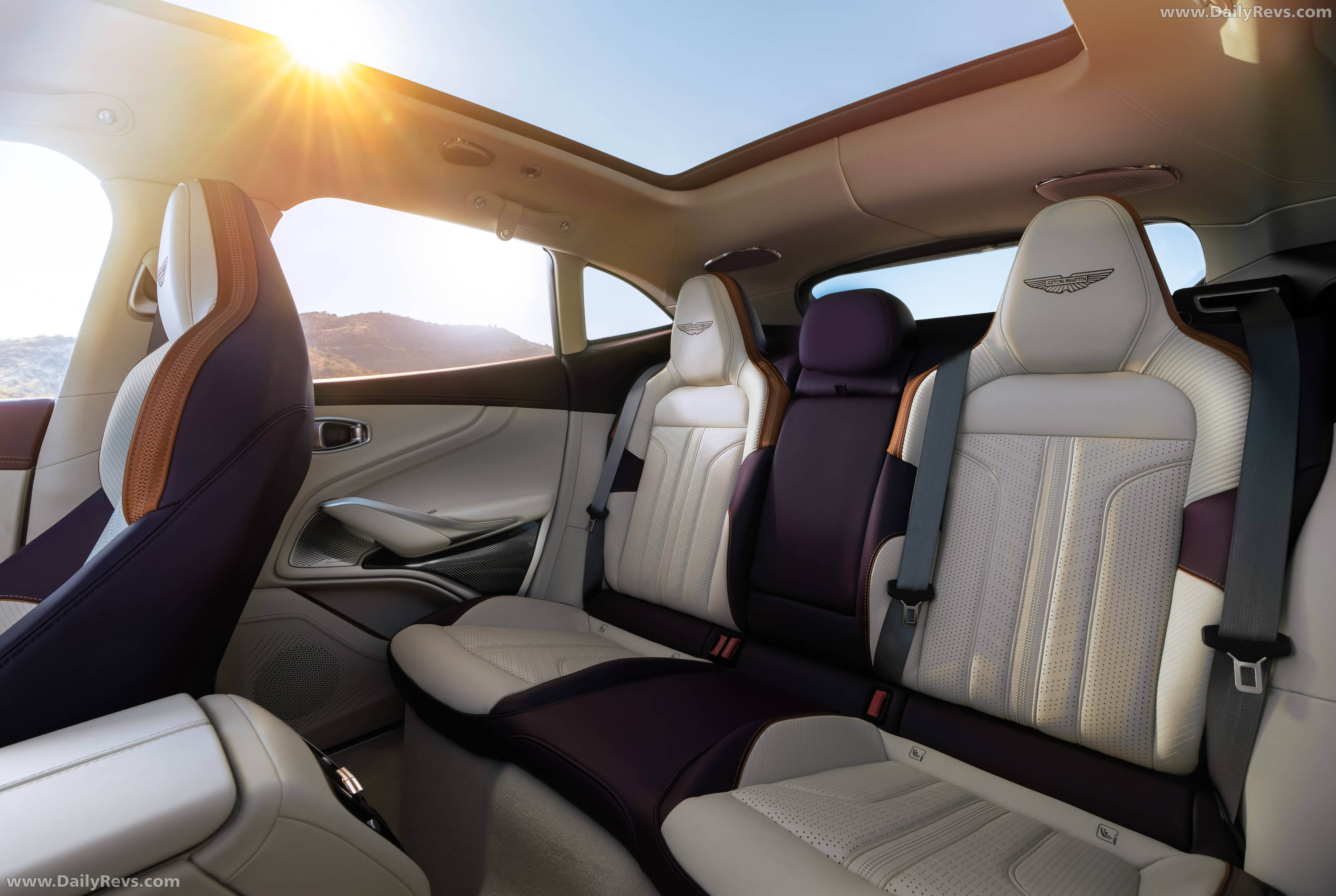 2027 Aston Martin DBX GT Interior